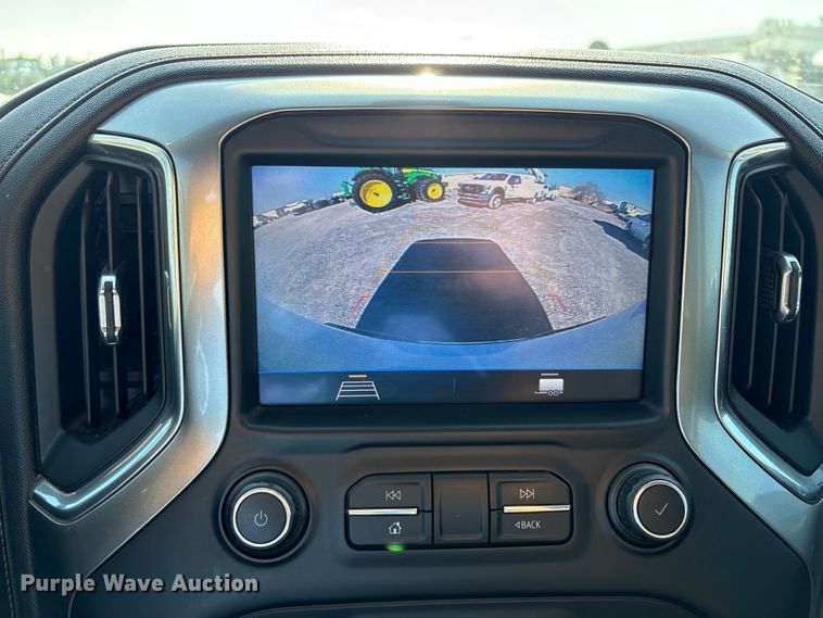 image for item EU4978 2019 Chevrolet Silverado 1500 Crew Cab pickup truck