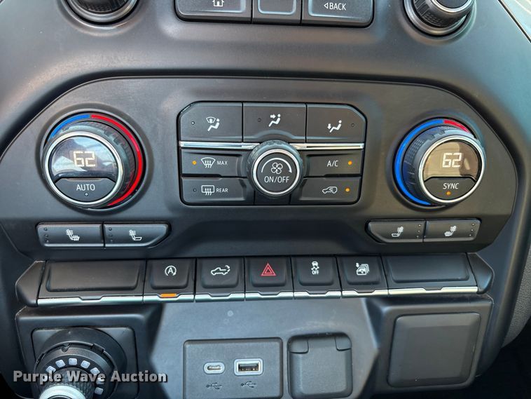 image for item EU4978 2019 Chevrolet Silverado 1500 Crew Cab pickup truck