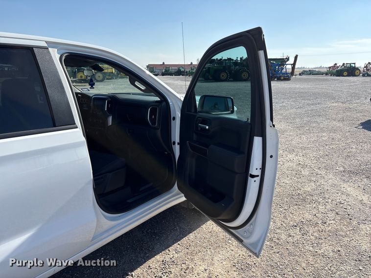 image for item EU4978 2019 Chevrolet Silverado 1500 Crew Cab pickup truck