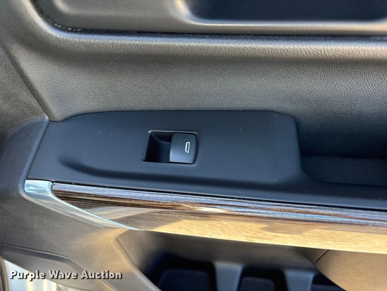 image for item EU4978 2019 Chevrolet Silverado 1500 Crew Cab pickup truck