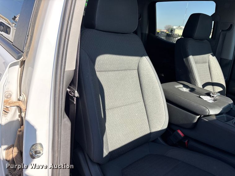 image for item EU4978 2019 Chevrolet Silverado 1500 Crew Cab pickup truck