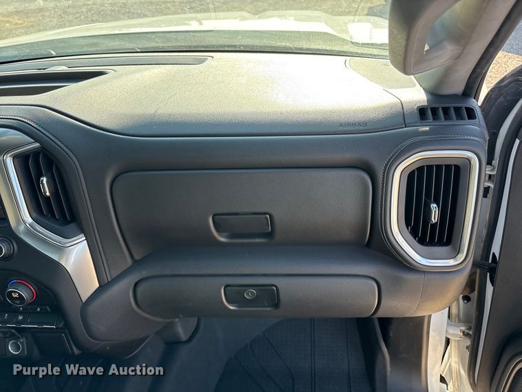 image for item EU4978 2019 Chevrolet Silverado 1500 Crew Cab pickup truck