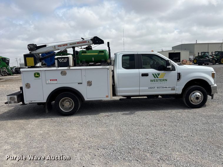 image for item EU4979 2018 Ford F350 Super Duty XL Ext. Cab utility bed pickup truck