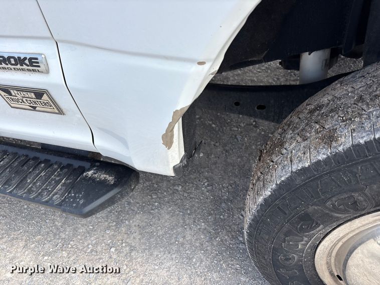 image for item EU4979 2018 Ford F350 Super Duty XL Ext. Cab utility bed pickup truck