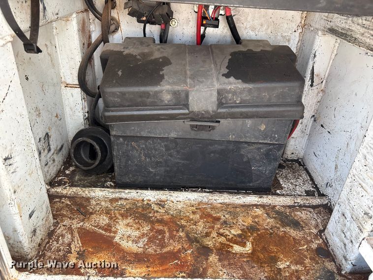 image for item EU4979 2018 Ford F350 Super Duty XL Ext. Cab utility bed pickup truck