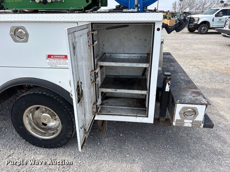 image for item EU4979 2018 Ford F350 Super Duty XL Ext. Cab utility bed pickup truck