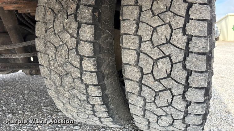 image for item EU4979 2018 Ford F350 Super Duty XL Ext. Cab utility bed pickup truck