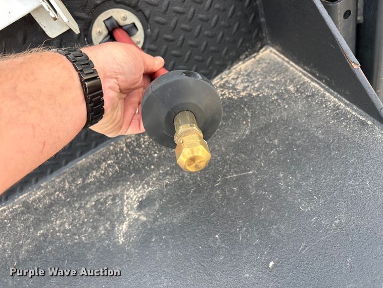 image for item EU4980 2021 Ford F550 Super Duty XL utility / service truck