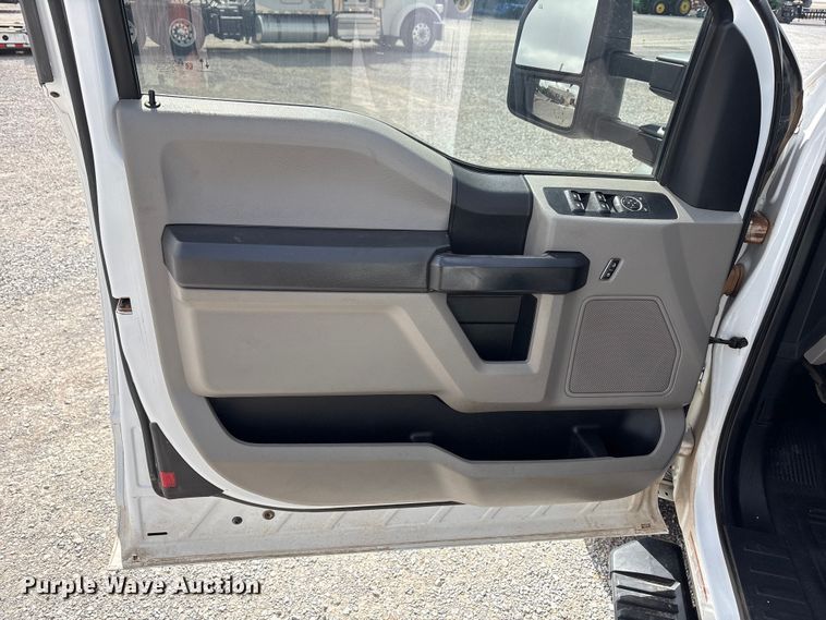 image for item EU4980 2021 Ford F550 Super Duty XL utility / service truck