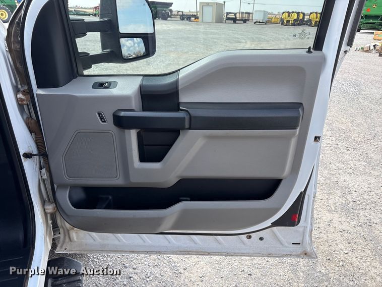 image for item EU4980 2021 Ford F550 Super Duty XL utility / service truck