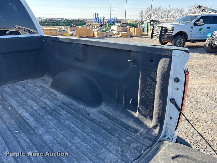 image for item EU4981 2018 GMC Sierra 1500 Crew Cab pickup truck