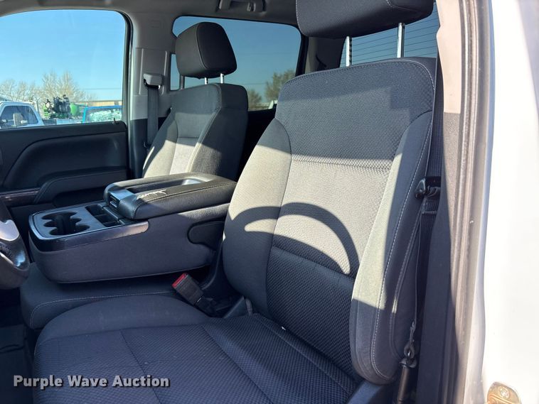 image for item EU4981 2018 GMC Sierra 1500 Crew Cab pickup truck