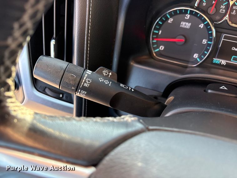 image for item EU4981 2018 GMC Sierra 1500 Crew Cab pickup truck