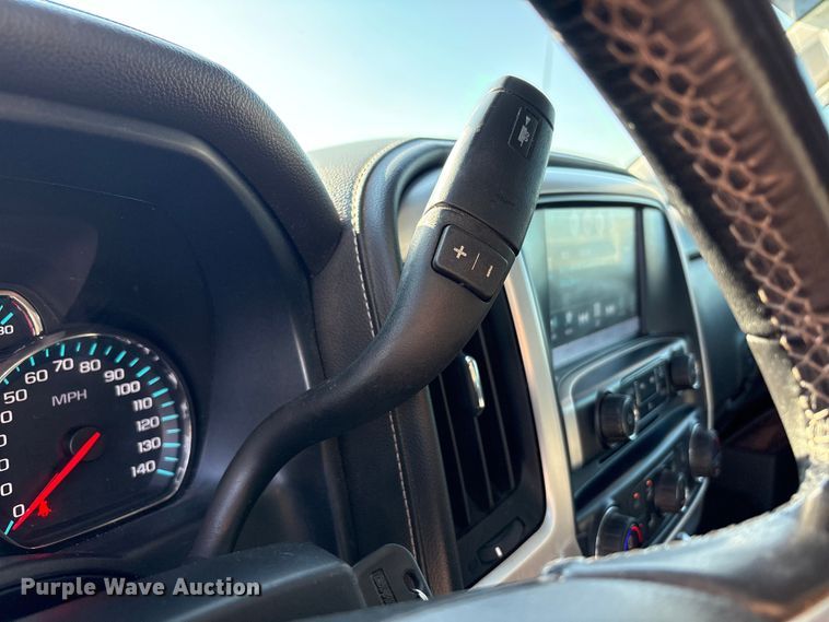 image for item EU4981 2018 GMC Sierra 1500 Crew Cab pickup truck