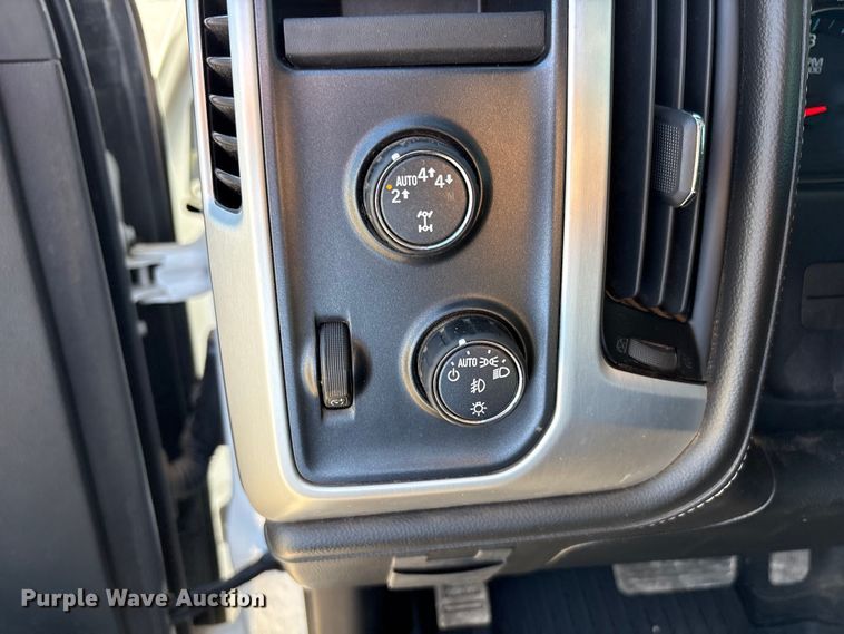 image for item EU4981 2018 GMC Sierra 1500 Crew Cab pickup truck