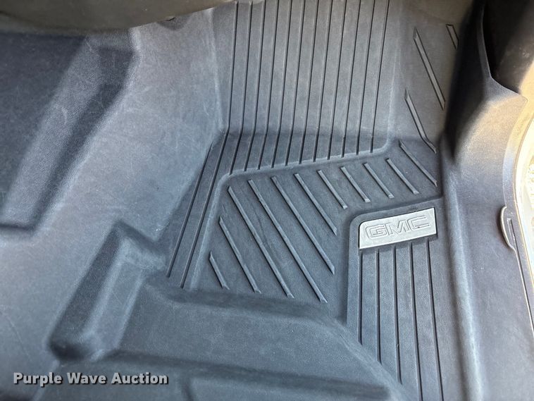 image for item EU4981 2018 GMC Sierra 1500 Crew Cab pickup truck