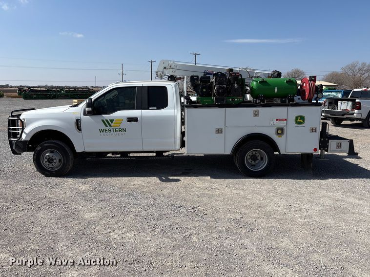 image for item EU4982 2022 Ford F-350 Ext. Cab utility bed pickup truck