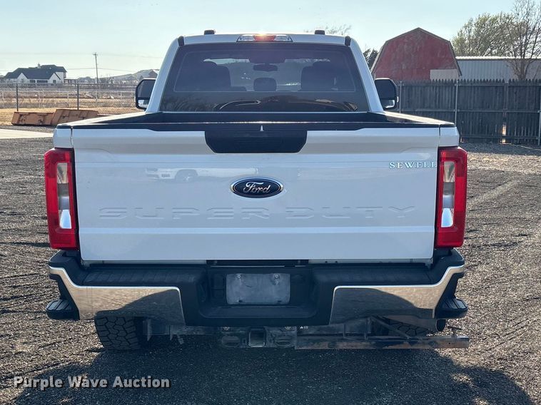 image for item EU4989 2023 Ford F250 Super Duty Ext. Cab pickup truck