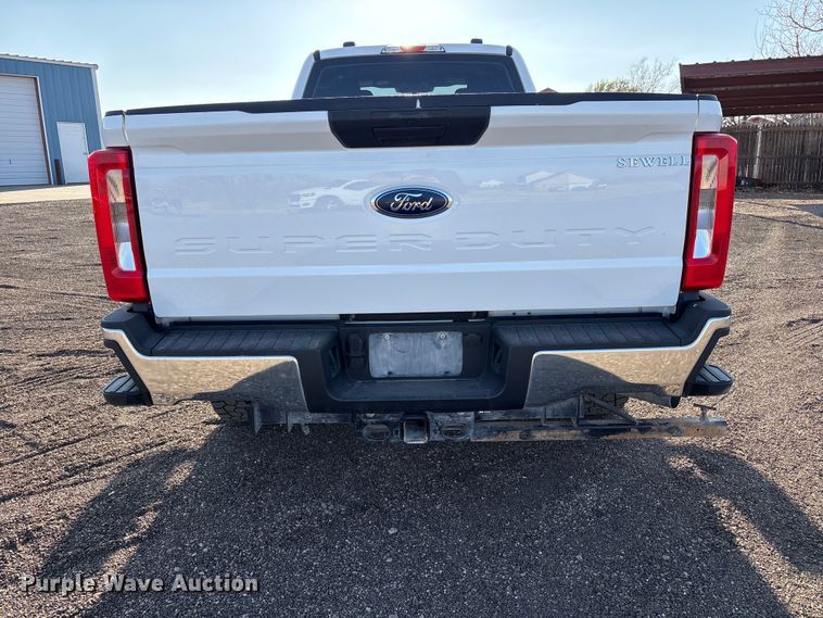 image for item EU4989 2023 Ford F250 Super Duty Ext. Cab pickup truck