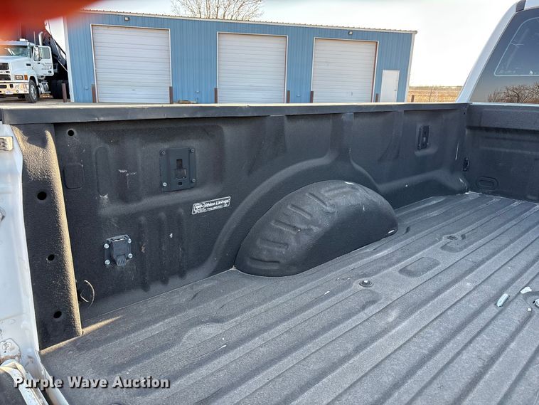 image for item EU4989 2023 Ford F250 Super Duty Ext. Cab pickup truck