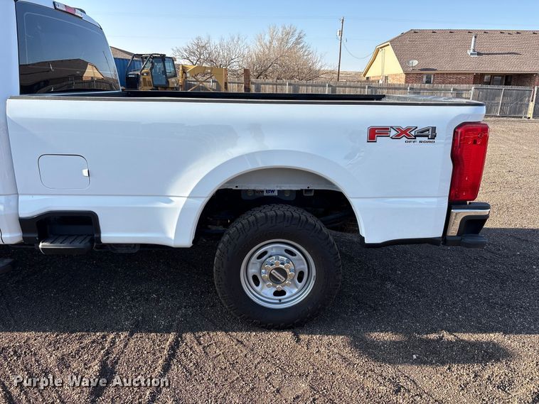 image for item EU4989 2023 Ford F250 Super Duty Ext. Cab pickup truck