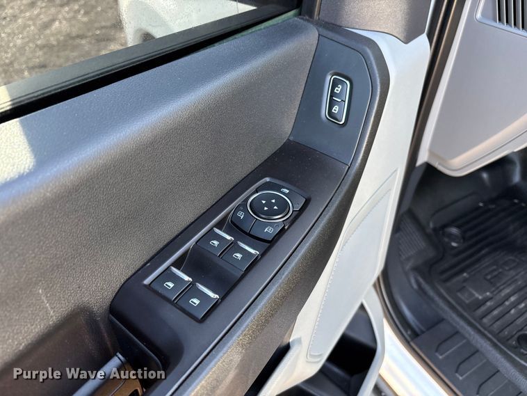 image for item EU4989 2023 Ford F250 Super Duty Ext. Cab pickup truck