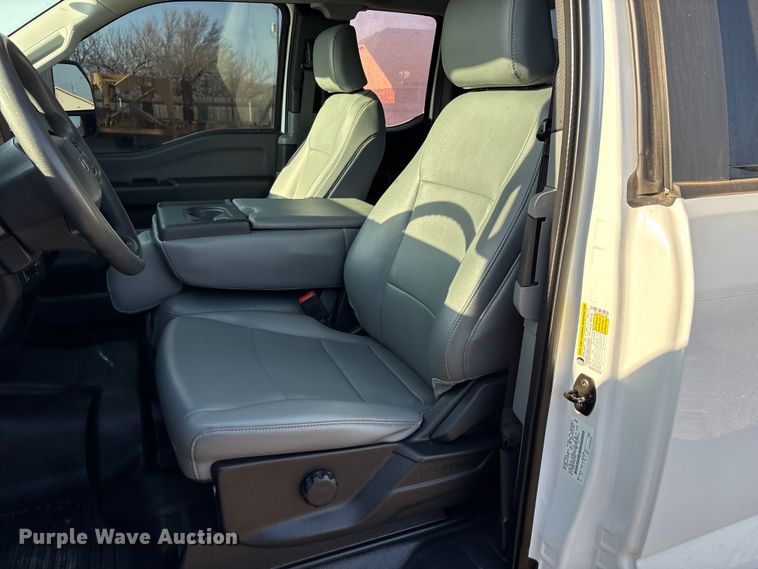 image for item EU4989 2023 Ford F250 Super Duty Ext. Cab pickup truck