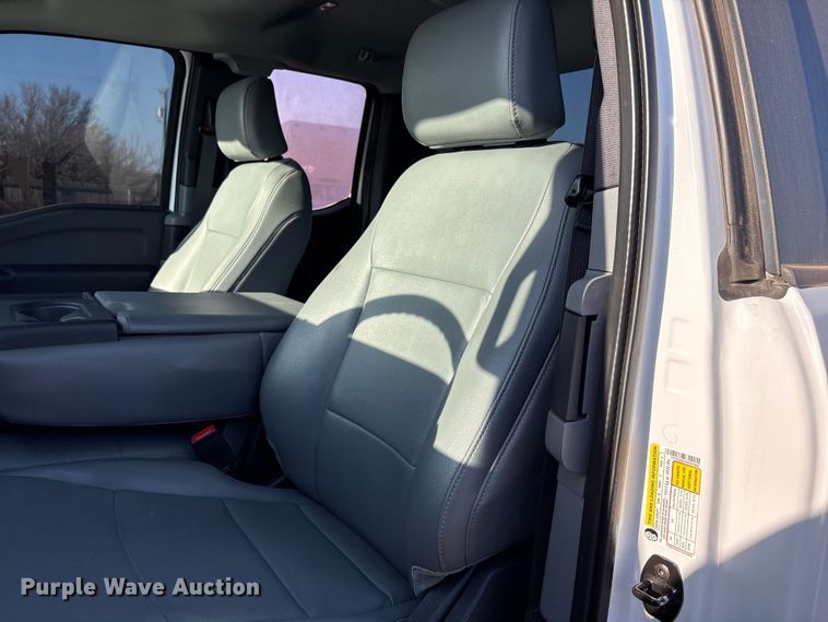 image for item EU4989 2023 Ford F250 Super Duty Ext. Cab pickup truck