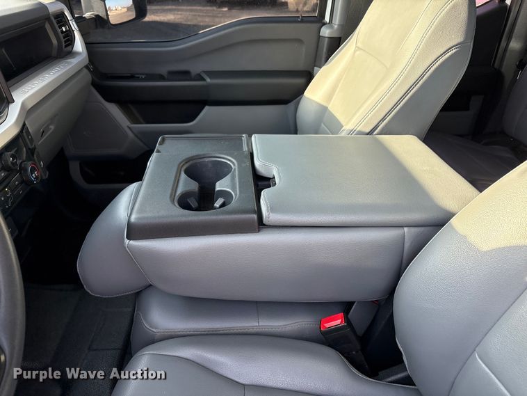 image for item EU4989 2023 Ford F250 Super Duty Ext. Cab pickup truck