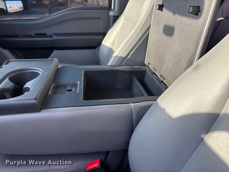 image for item EU4989 2023 Ford F250 Super Duty Ext. Cab pickup truck