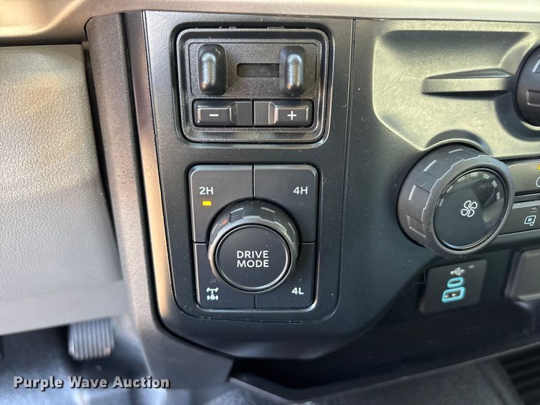 image for item EU4989 2023 Ford F250 Super Duty Ext. Cab pickup truck