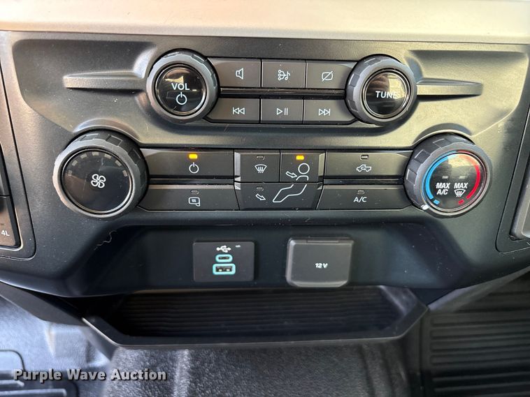 image for item EU4989 2023 Ford F250 Super Duty Ext. Cab pickup truck