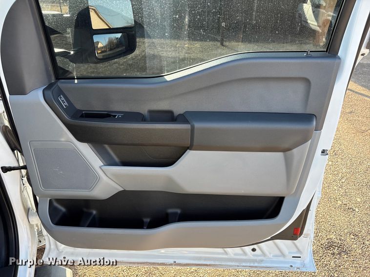 image for item EU4989 2023 Ford F250 Super Duty Ext. Cab pickup truck