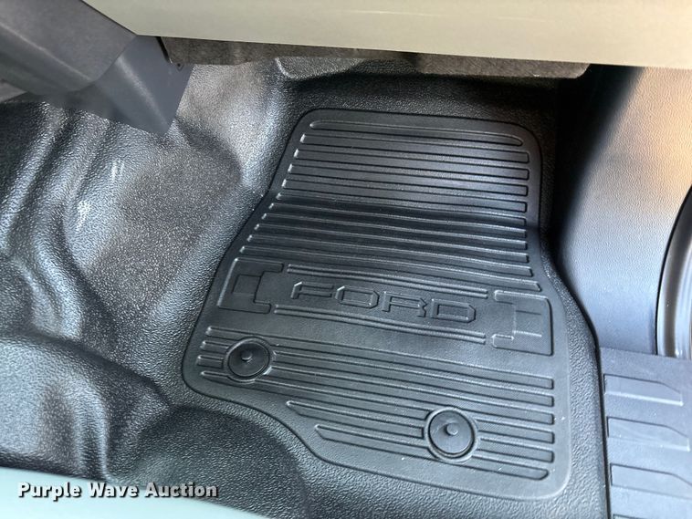 image for item EU4989 2023 Ford F250 Super Duty Ext. Cab pickup truck