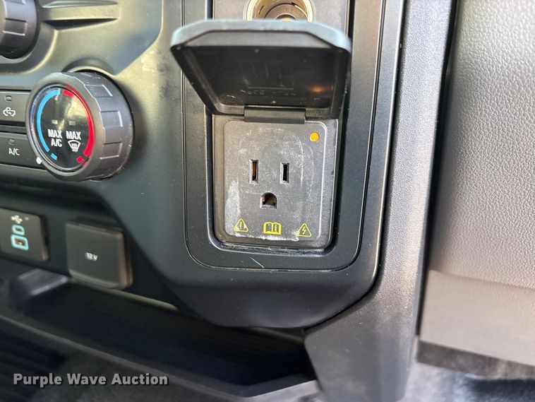 image for item EU4989 2023 Ford F250 Super Duty Ext. Cab pickup truck