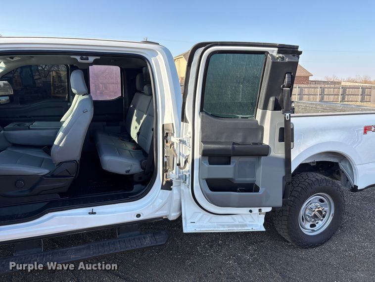 image for item EU4989 2023 Ford F250 Super Duty Ext. Cab pickup truck