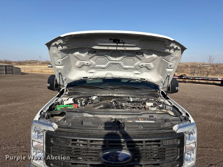 image for item EU4989 2023 Ford F250 Super Duty Ext. Cab pickup truck