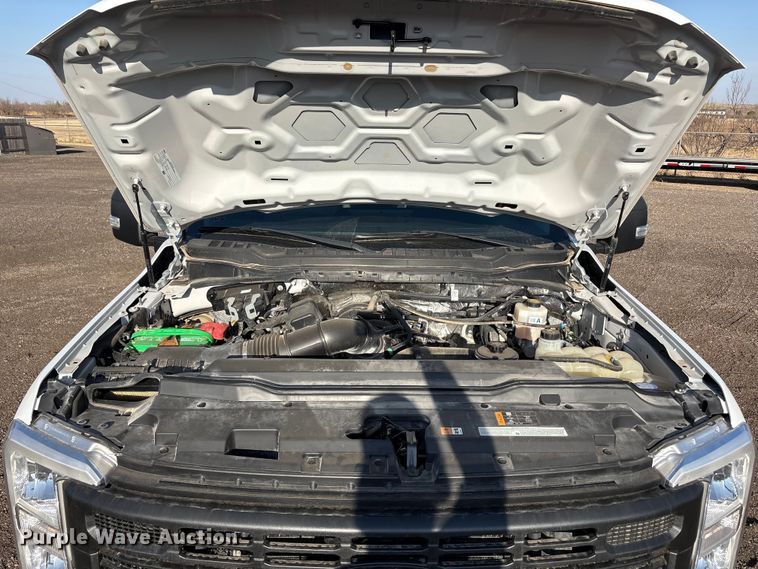 image for item EU4989 2023 Ford F250 Super Duty Ext. Cab pickup truck