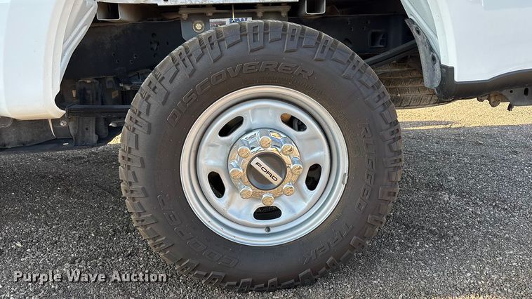 image for item EU4989 2023 Ford F250 Super Duty Ext. Cab pickup truck