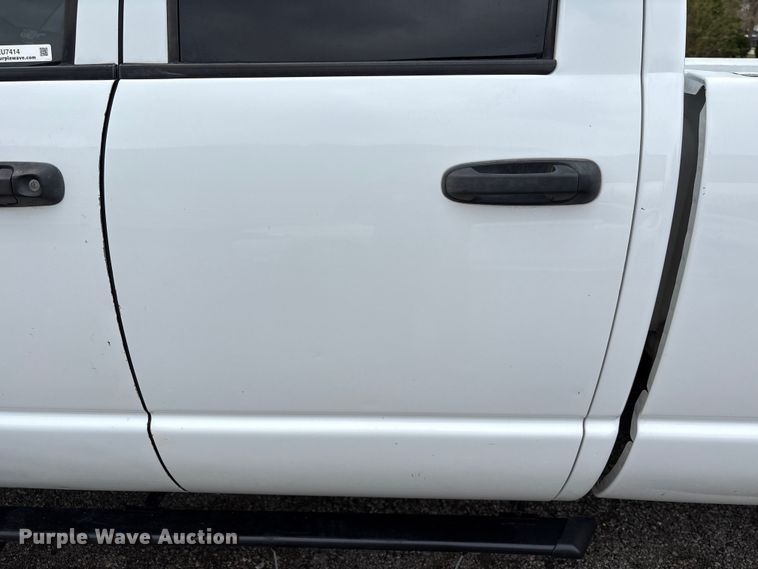 image for item EU7414 2006 Dodge Ram 2500 Ext. Cab pickup truck