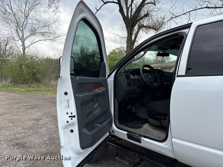 image for item EU7414 2006 Dodge Ram 2500 Ext. Cab pickup truck