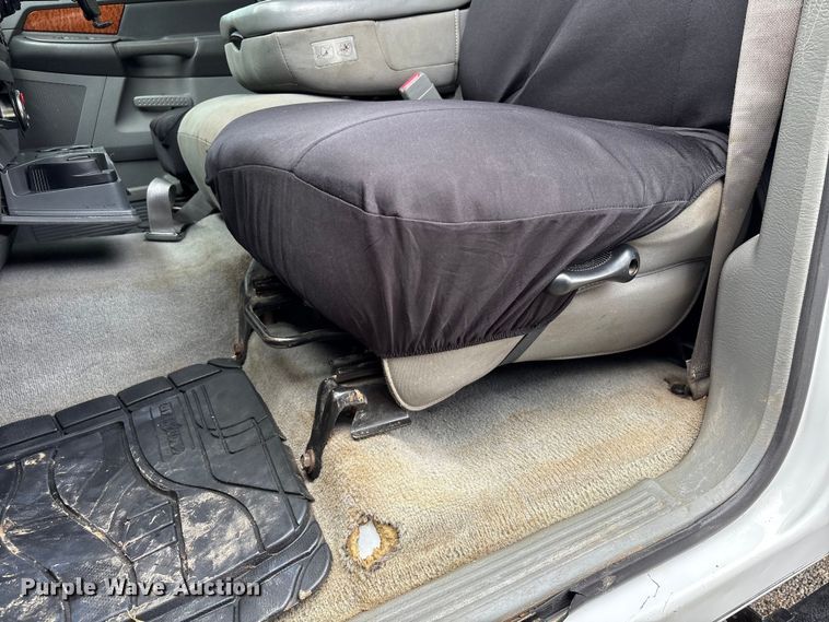 image for item EU7414 2006 Dodge Ram 2500 Ext. Cab pickup truck