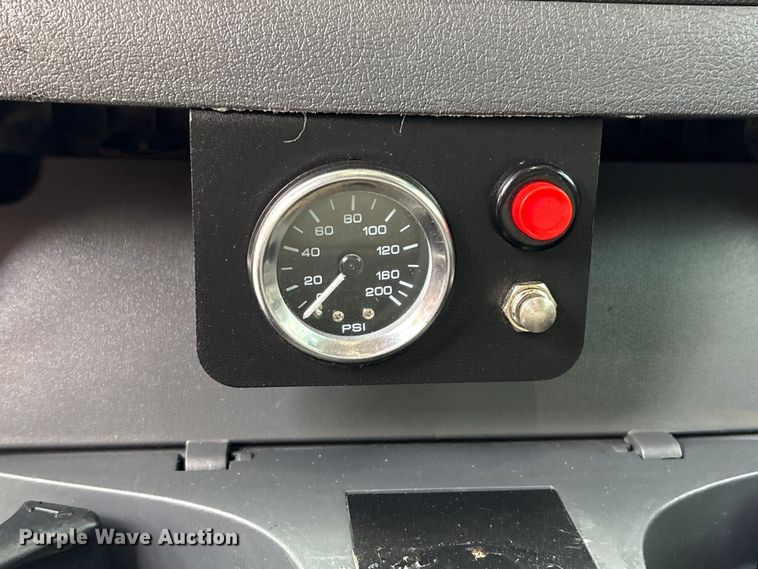 image for item EU7414 2006 Dodge Ram 2500 Ext. Cab pickup truck