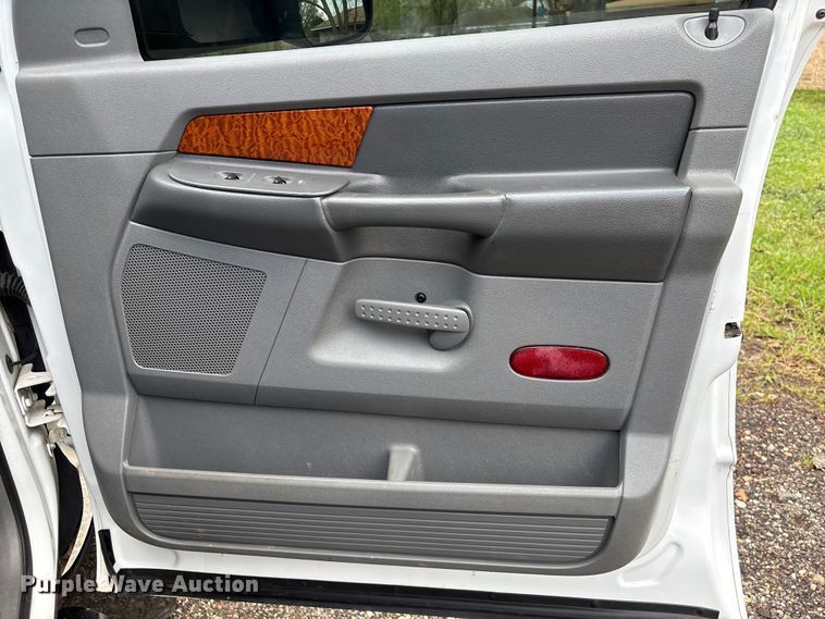 image for item EU7414 2006 Dodge Ram 2500 Ext. Cab pickup truck