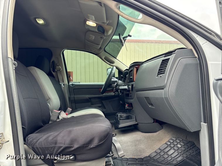 image for item EU7414 2006 Dodge Ram 2500 Ext. Cab pickup truck