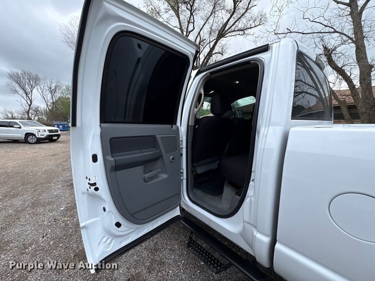 image for item EU7414 2006 Dodge Ram 2500 Ext. Cab pickup truck