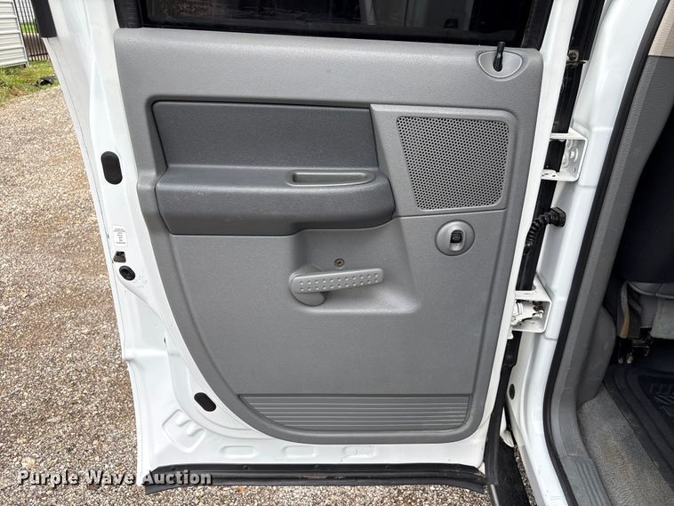 image for item EU7414 2006 Dodge Ram 2500 Ext. Cab pickup truck