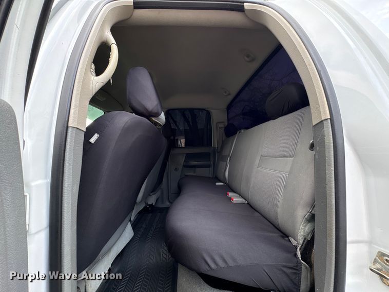 image for item EU7414 2006 Dodge Ram 2500 Ext. Cab pickup truck