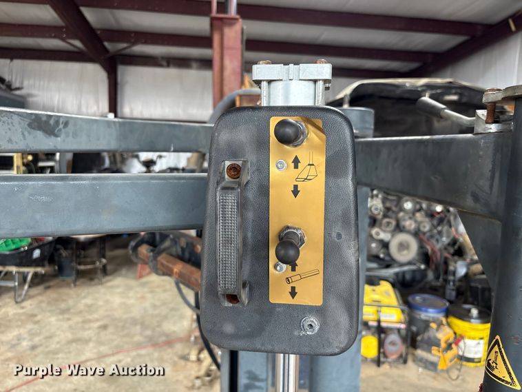 image for item EU7416 2014 Bosch TCE4275 tire machine