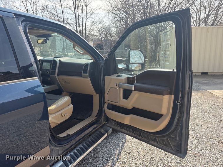 image for item EV2790 2018 Ford F150 Crew Cab pickup truck